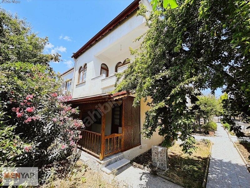 Yeniçiftlik’te Onur Kent Sitesi’nde Denize 200 Metre, Bahçeli 3+1 Villa — fotoğraf 1