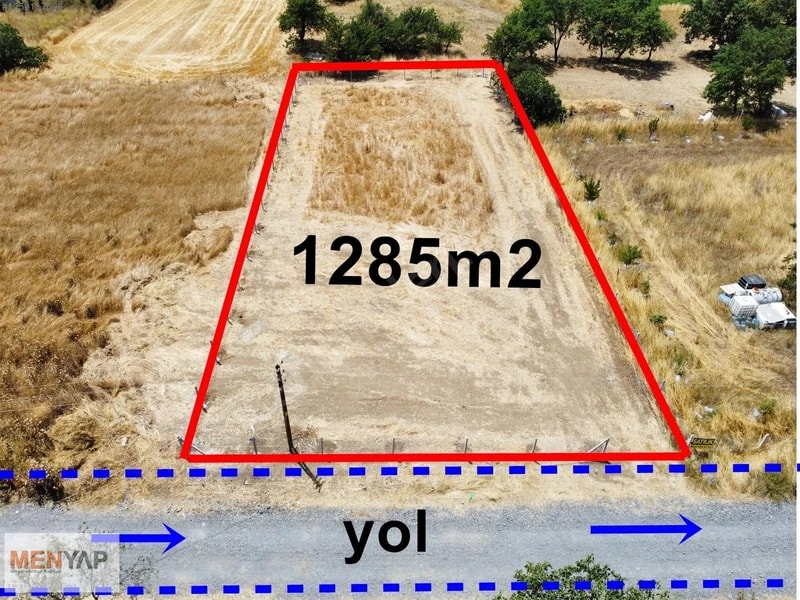 Yeniçiftlik Bağlar Mevkii’nde Deniz Manzaralı 1.285 m² Bağ Yeri — fotoğraf 1