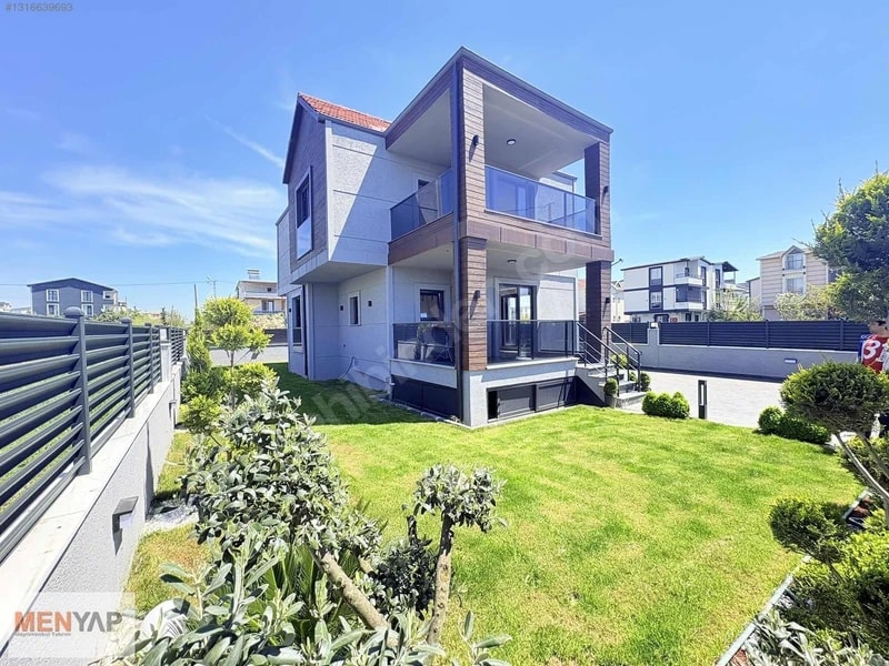 Yeniçiftlik’te Parka Cepheli, Deniz Manzaralı Özel Tasarım 4+1 Villa — fotoğraf 1