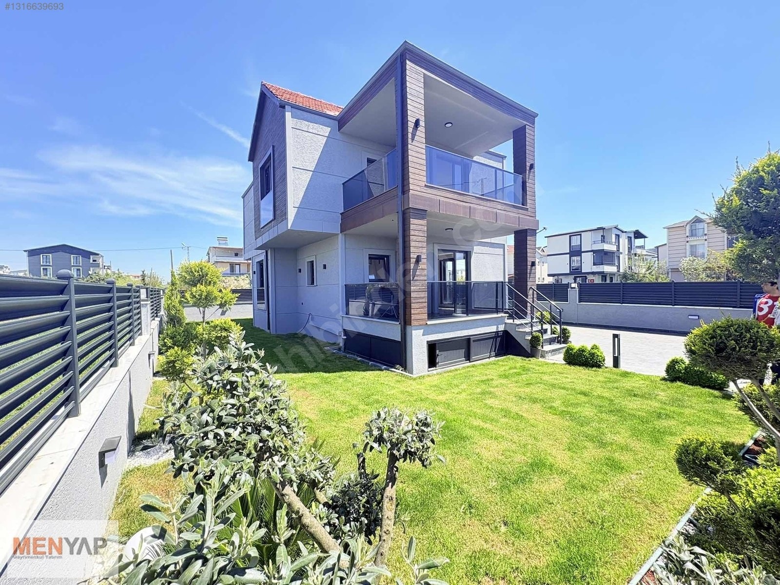 Yeniçiftlik’te Parka Cepheli, Deniz Manzaralı Özel Tasarım 4+1 Villa — fotoğraf 1