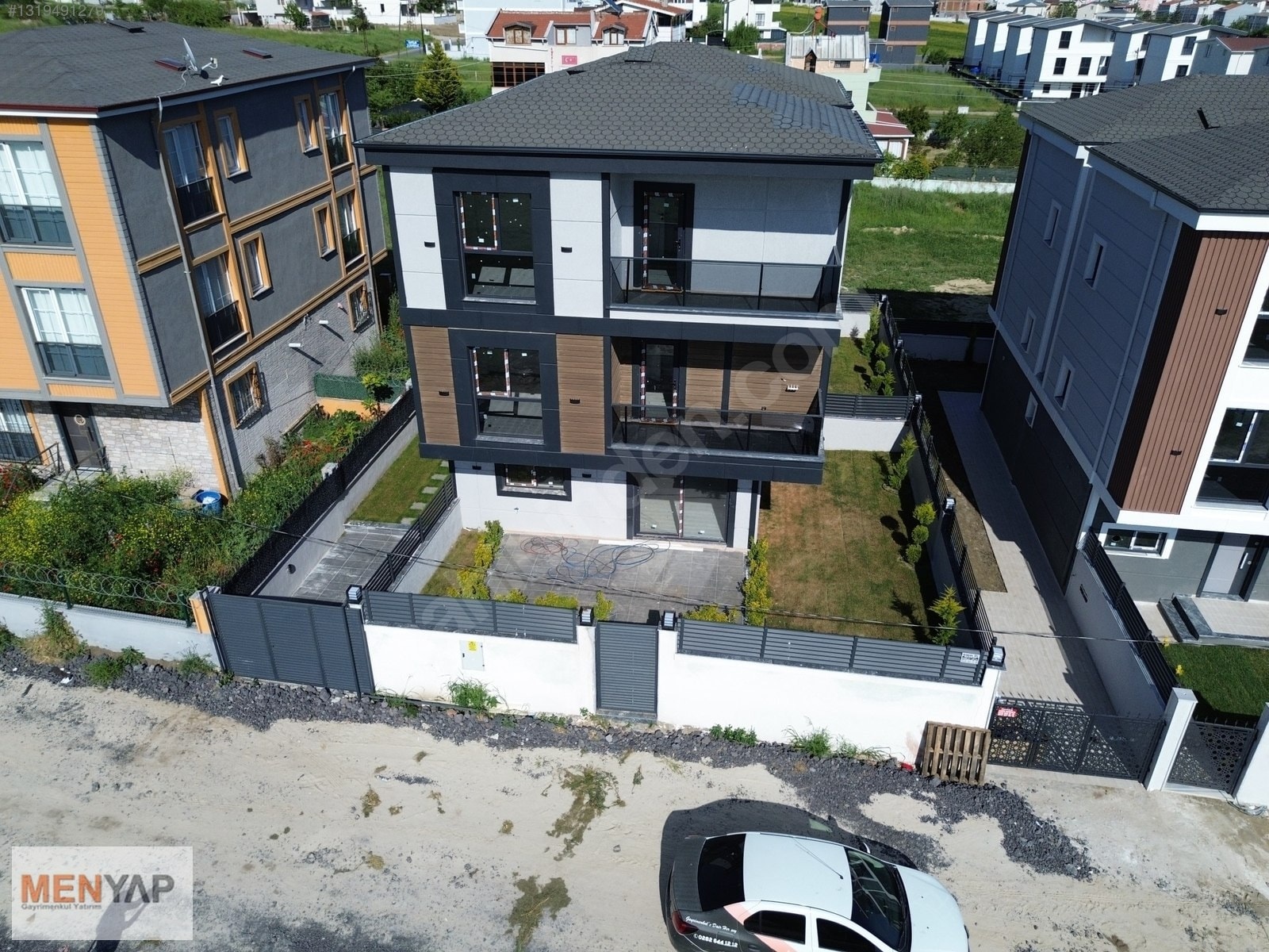 Yeniçiftlik’te Deniz Manzaralı, Müstakil Girişli 4+1 Tripleks Villa — fotoğraf 1