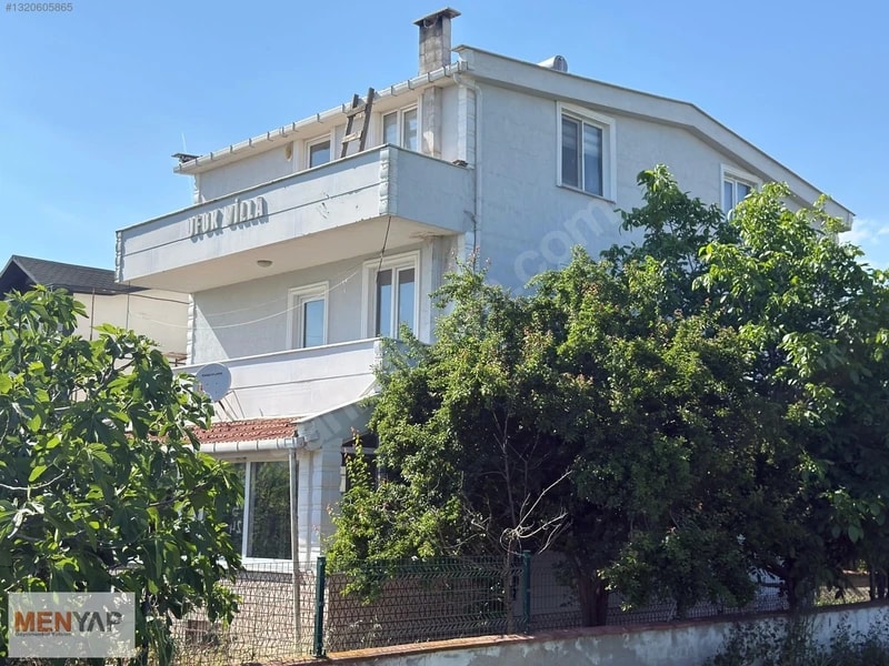 Dereağzı’nda 300 m² Arsa İçinde Müstakil 6+1 Villa — fotoğraf 1