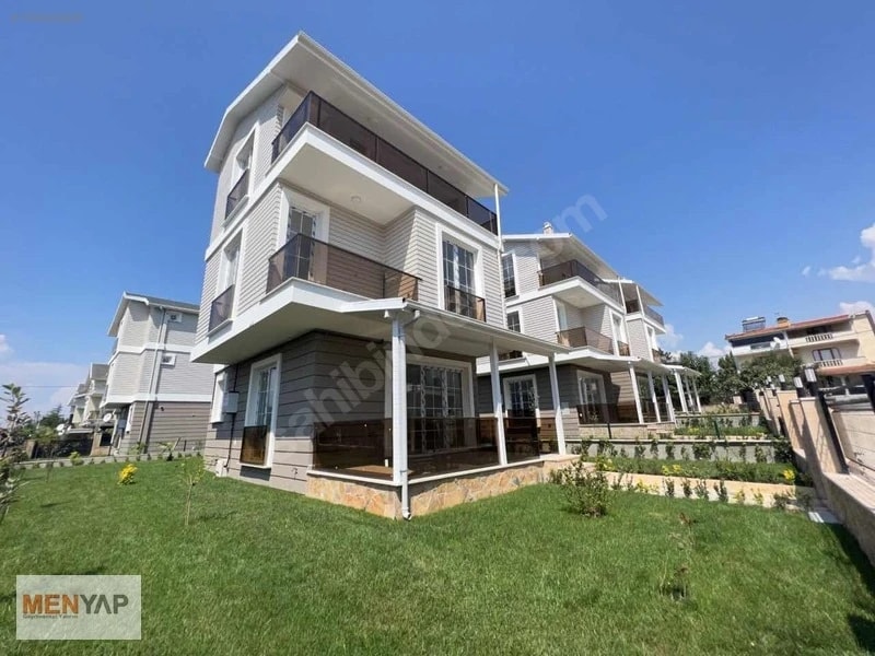 Yeniçiftlik’te Denize 200 Metre, Havuzlu Sitede İskanlı 4+1 Villa — fotoğraf 1