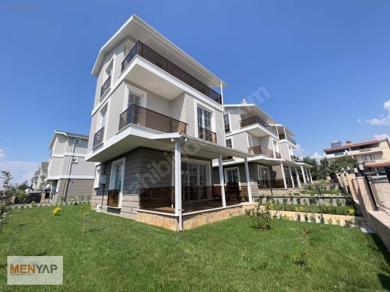 Yeniçiftlik’te Denize 200 Metre, Havuzlu Sitede İskanlı 4+1 Villa — fotoğraf 1