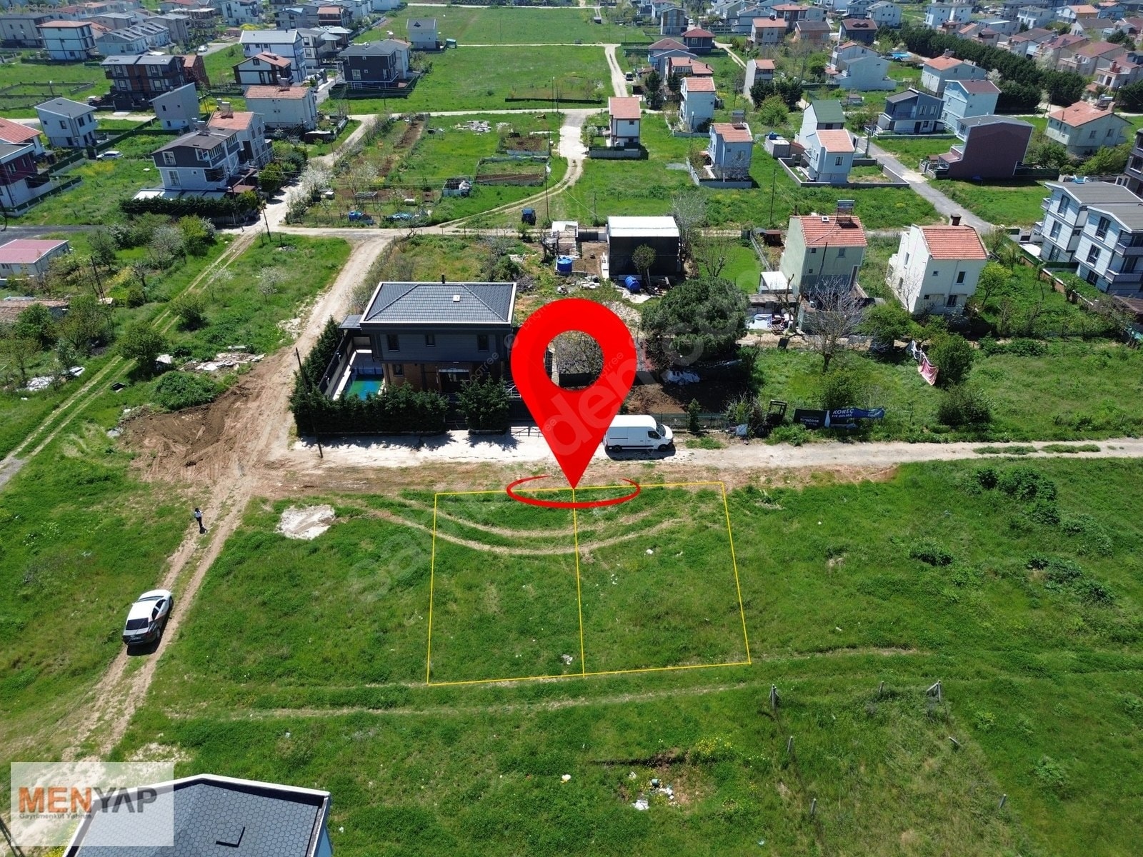 Yeniçiftlik Merkezde İki Yola Cepheli Dubleks Villa Arsası — fotoğraf 1