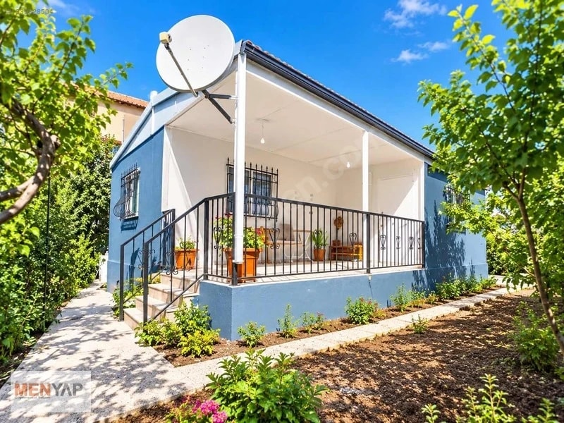 Yeniçiftlik’te 262 m² Arsa İçinde Tek Katlı Müstakil 2+1 Ev — fotoğraf 1