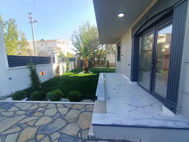 Yeniçiftlik’te Denize 200 Metre, Tam Müstakil 4+1 Villa — fotoğraf 1