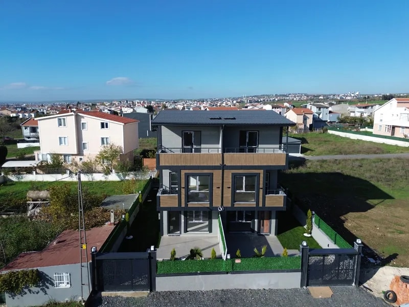 Yeniçiftlik’te Cem Evi Yakınında İskanlı 4+1 Yazlık Villa — fotoğraf 1