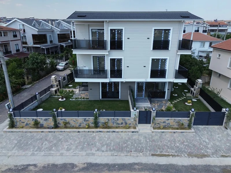 Yeniçiftlik’te Denize 850 Metre, Güney Cepheli 4+1 Villa — fotoğraf 1