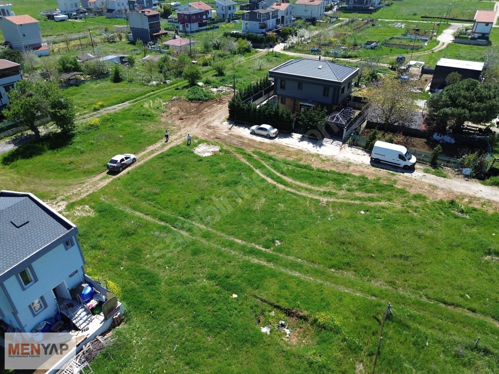 Yeniçiftlik Merkezde İki Yola Cepheli Dubleks Villa Arsası — fotoğraf 2