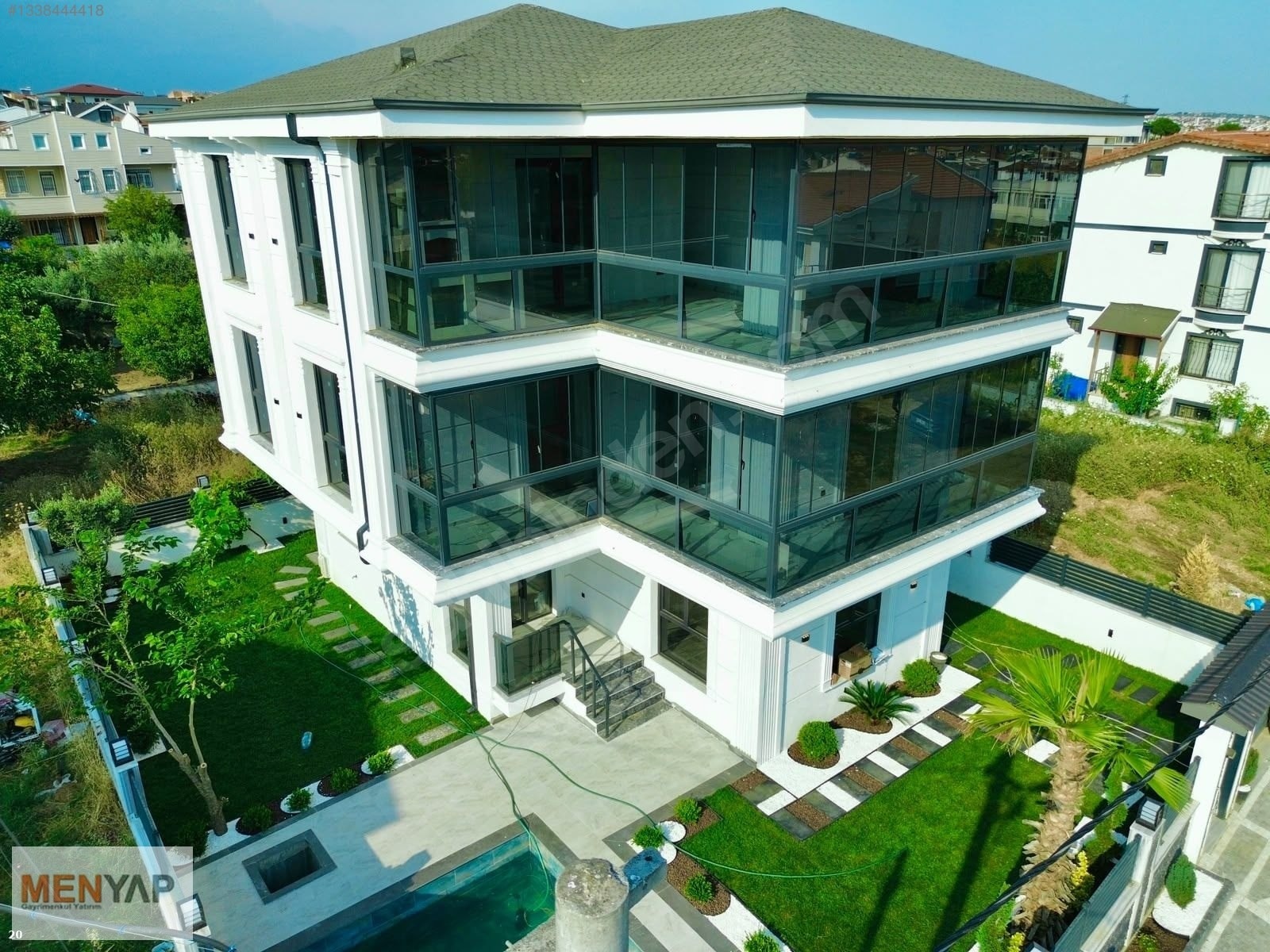 Yeniçiftlik Merkezde Denize Yürüme Mesafesinde Havuzlu 5+1 Villa — fotoğraf 2