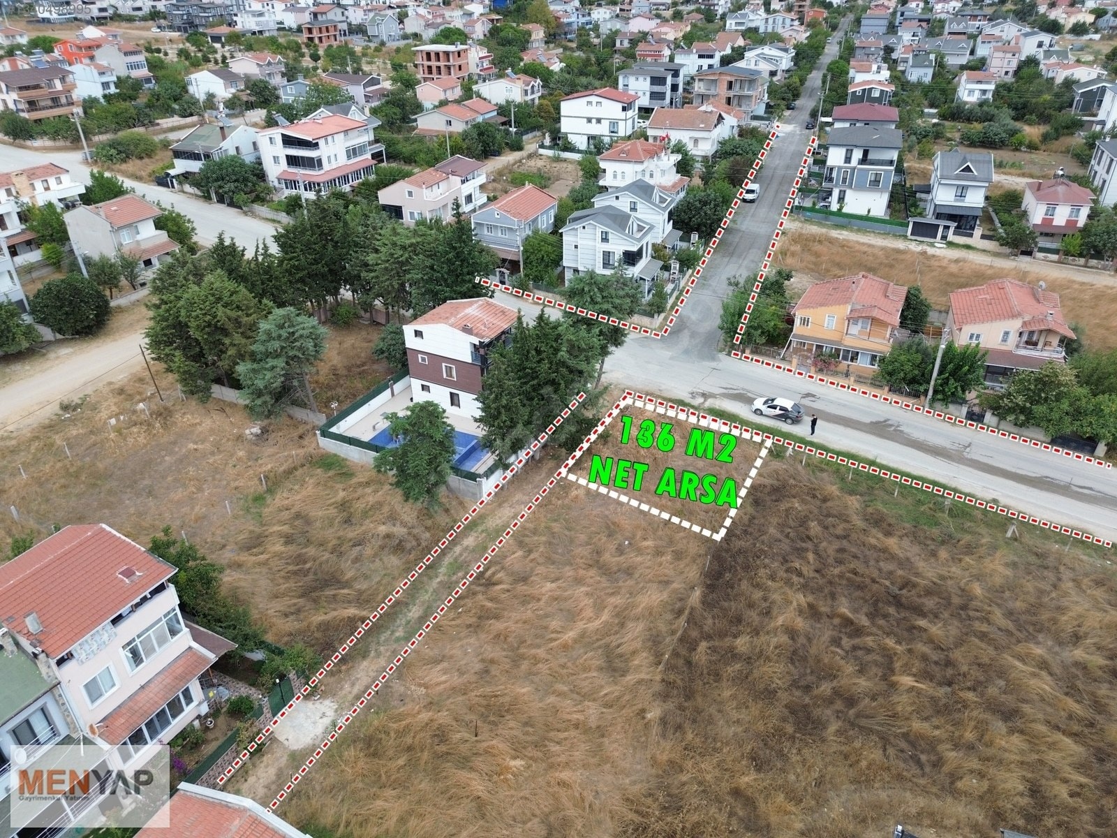 Yeniçiftlik’te Caddeye Cepheli, Denize Yakın Villa İmarlı Arsa — fotoğraf 2