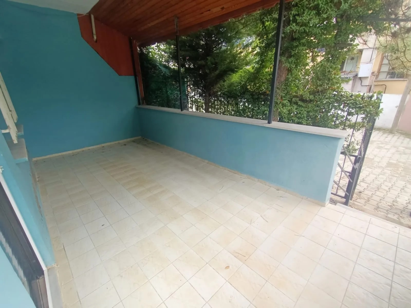 Yeniçiftlik’te Bulvar Caddesi Üzerinde 6+1 Villa — fotoğraf 2