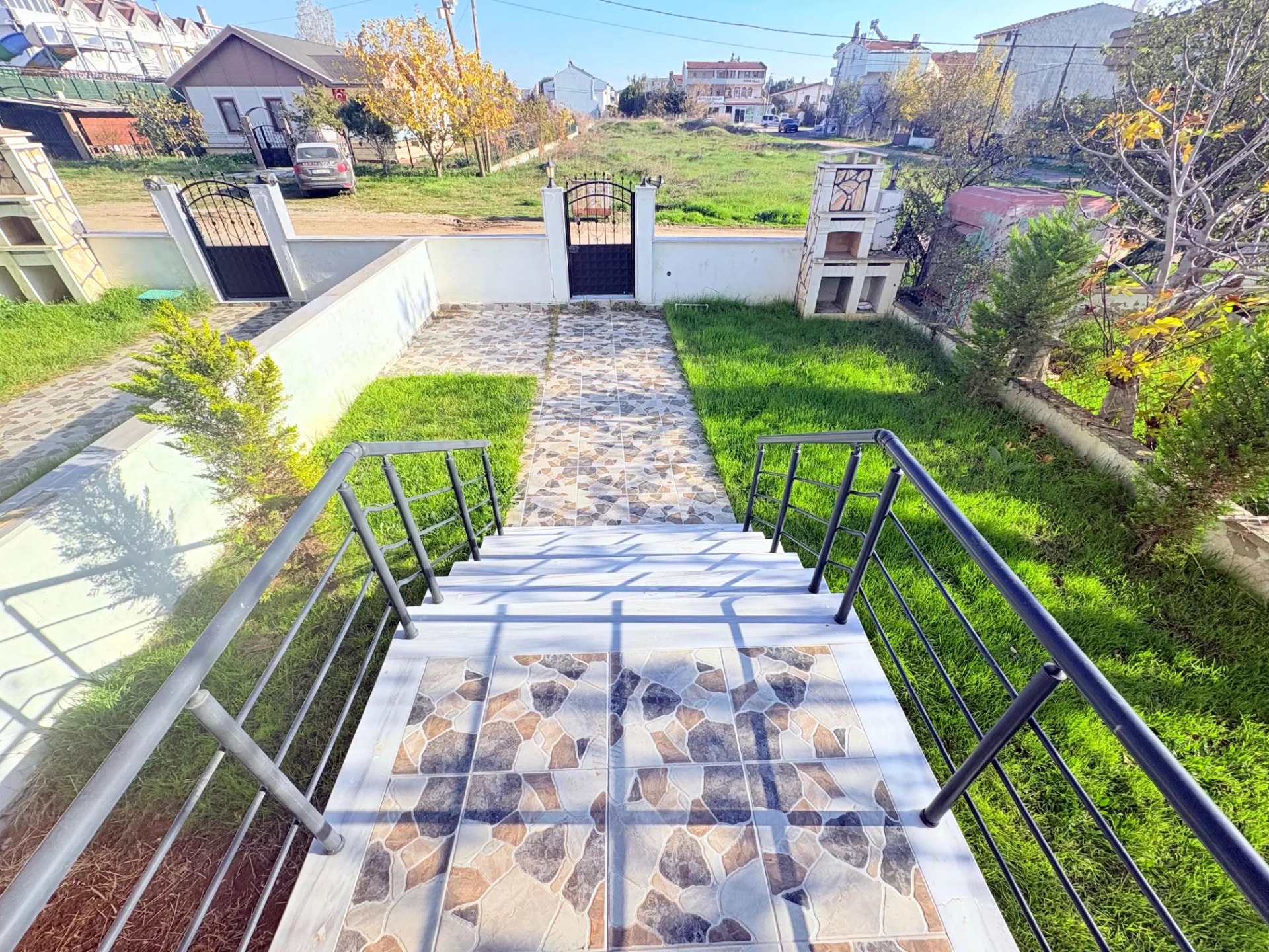 Yeniçiftlik’te Deniz Manzaralı, Müstakil Bahçeli 4+1 Villa — fotoğraf 2