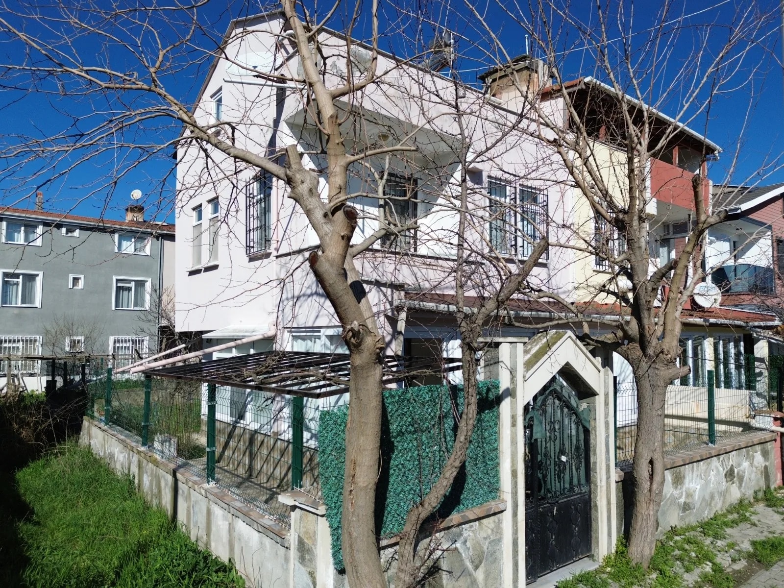Yeniçiftlik’te Eşyalı 3+1 Dubleks Yazlık — fotoğraf 2