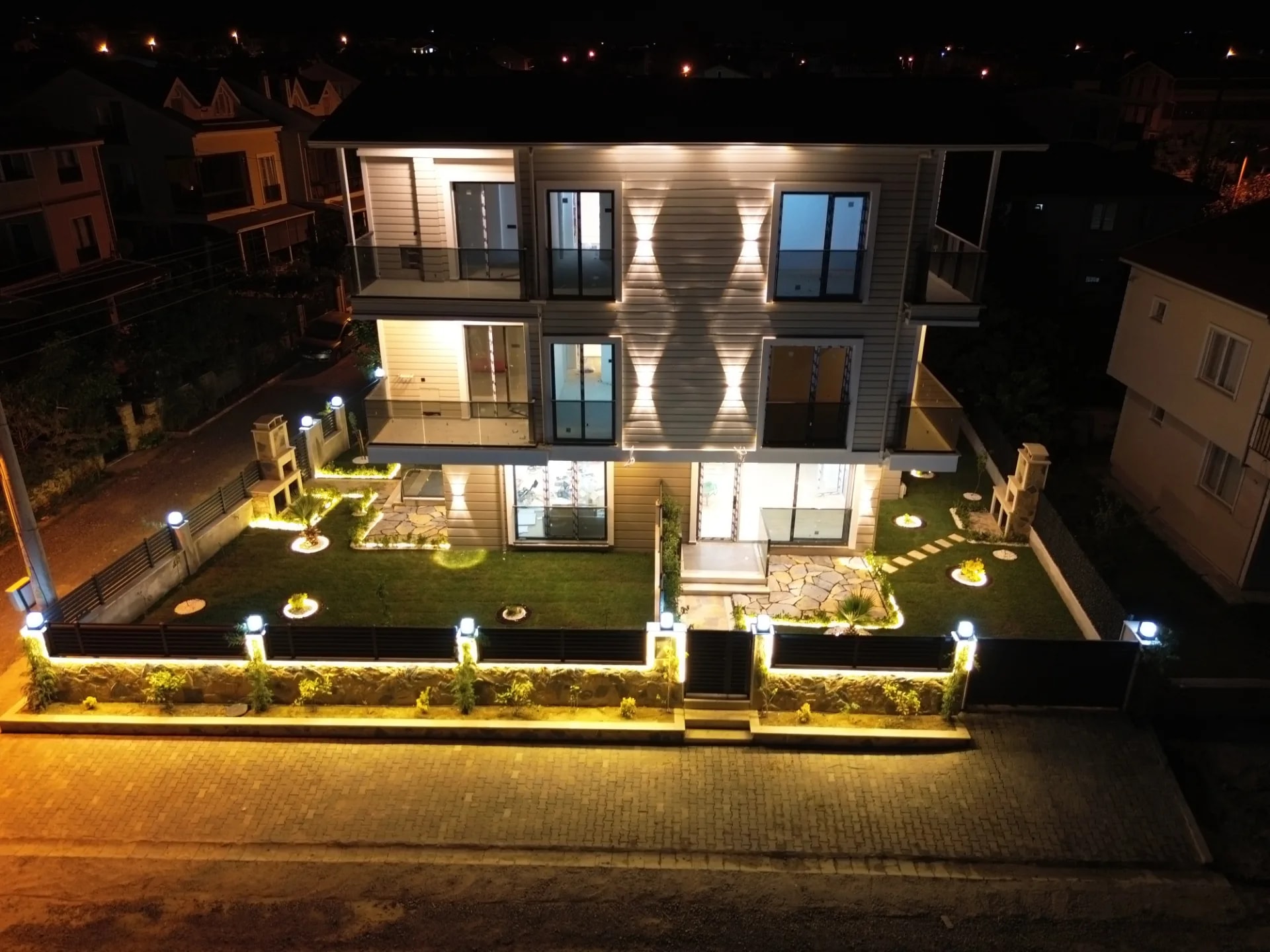 Yeniçiftlik’te Denize 850 Metre, Güney Cepheli 4+1 Villa — fotoğraf 2
