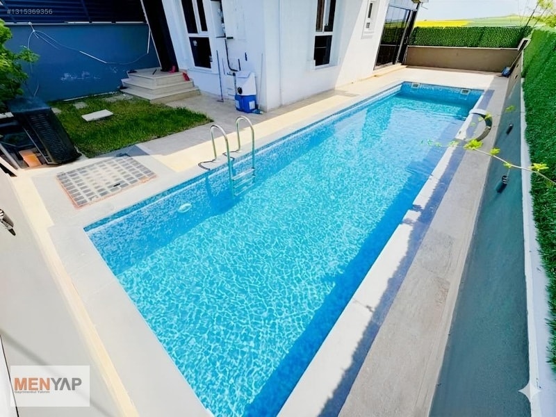 Yeniçiftlik’te Isıtmalı Havuzlu, Kış Bahçeli 4+1 Tripleks Villa — fotoğraf 3