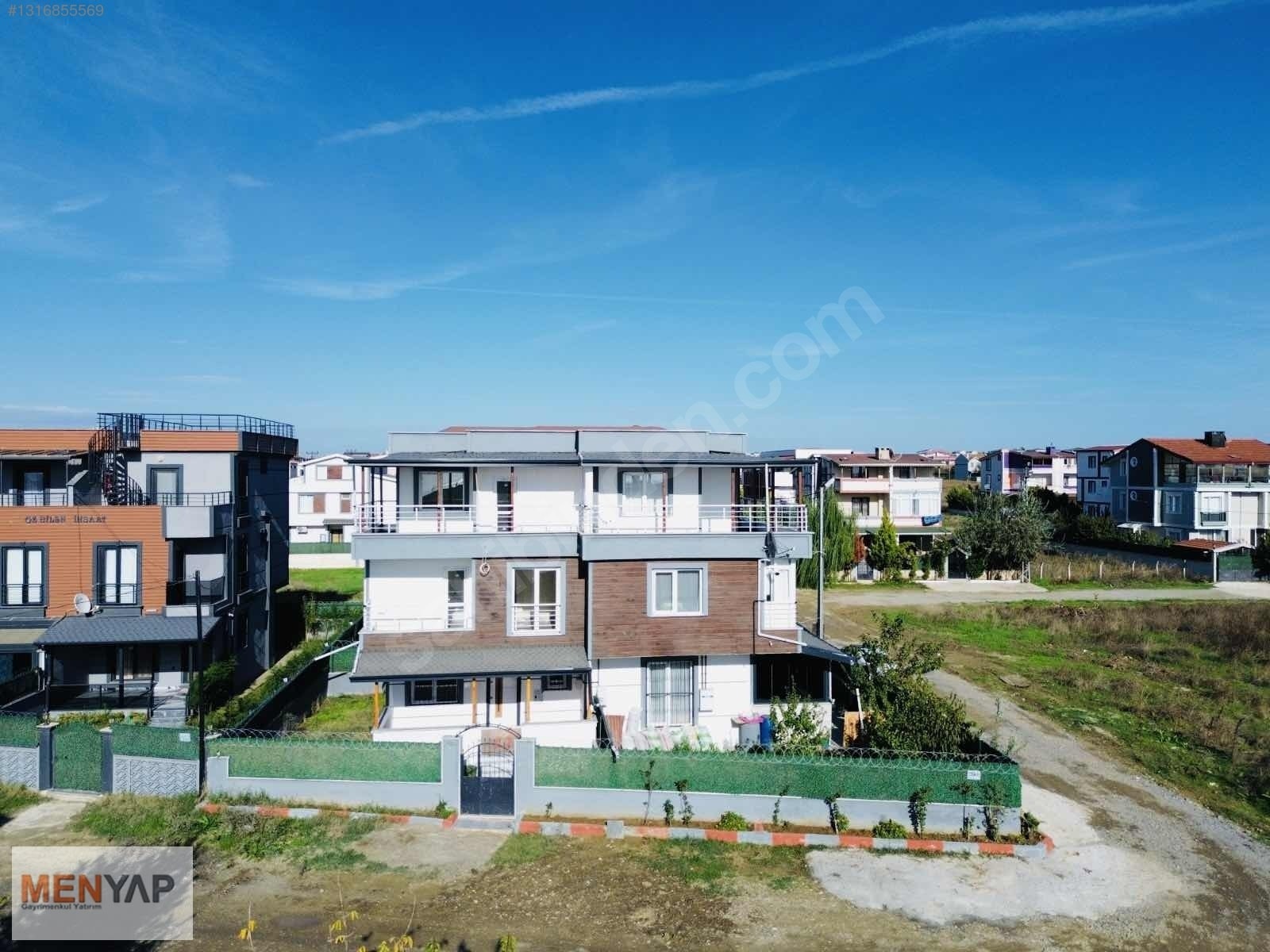 Yeniçiftlik’te Özel Tasarım, İskanlı, Geniş Bahçeli 4+1 Villa — fotoğraf 3