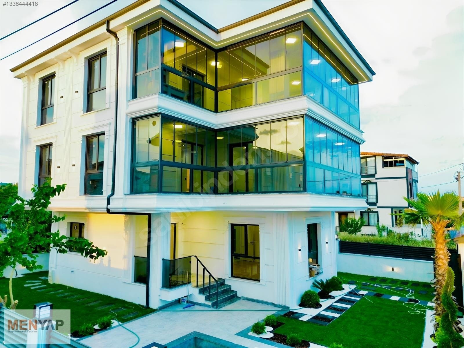 Yeniçiftlik Merkezde Denize Yürüme Mesafesinde Havuzlu 5+1 Villa — fotoğraf 3