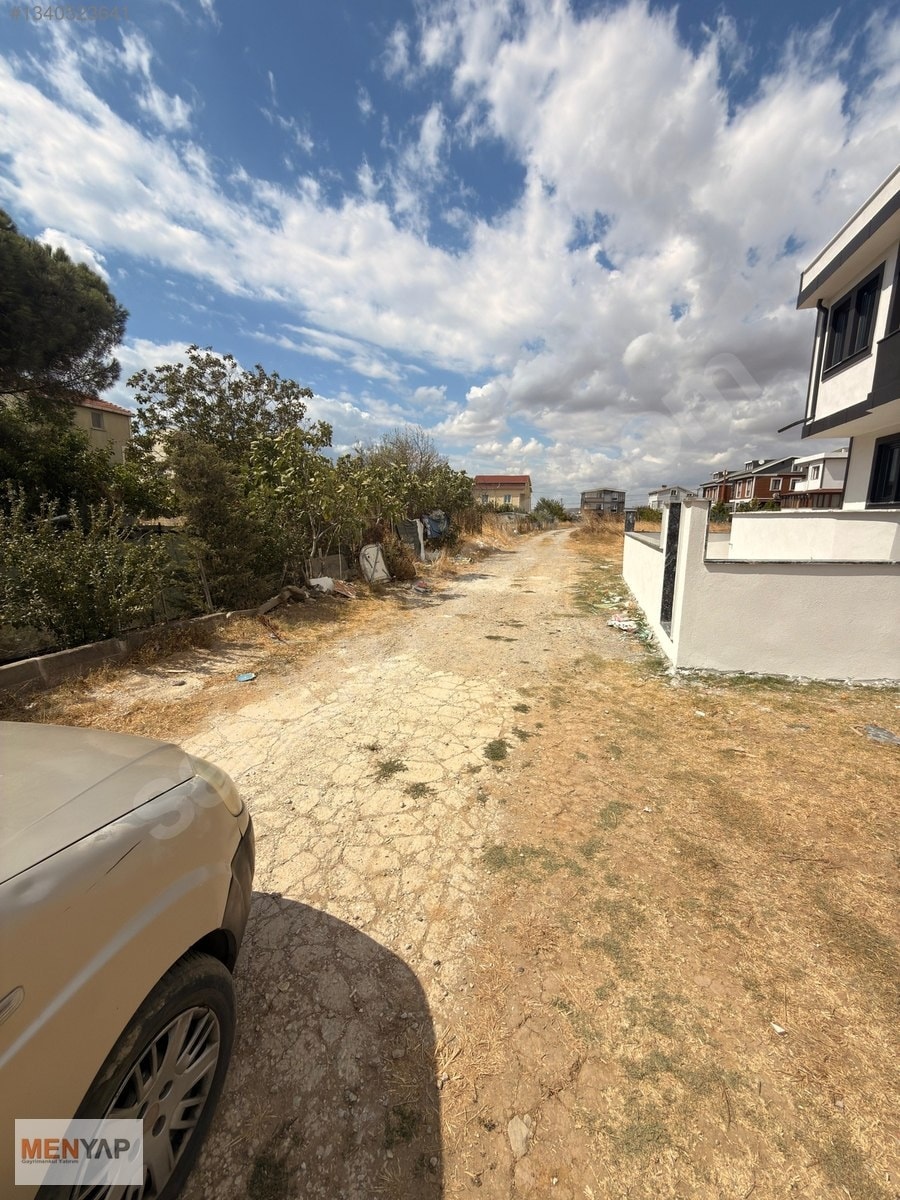 Yeniçiftlik’te Önü ve Arkası Yola Cepheli Villa İmarlı Arsa — fotoğraf 3
