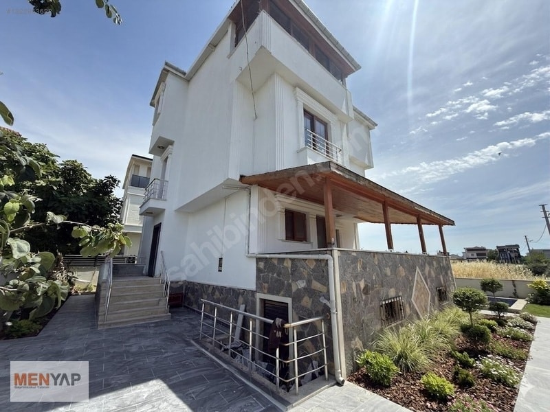 Yeniçiftlik Merkezde Havuzlu, Müstakil Bahçeli 6+1 Villa — fotoğraf 4