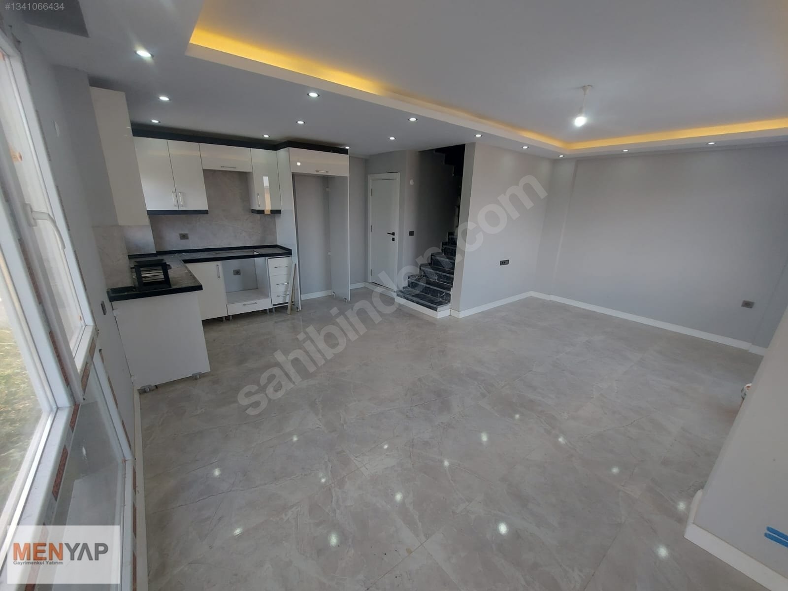 Çeşmeli’de Bahçeli, Otoparklı 4+1 Tripleks Yazlık Villa — fotoğraf 4