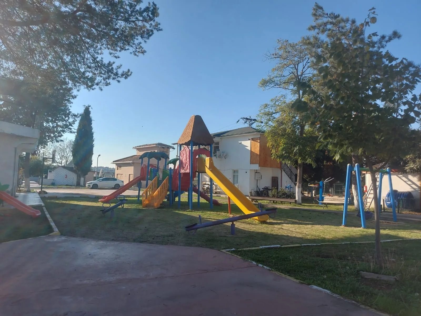 Marmaraereğlisi’nde Havuzlu, Güvenlikli Sitede 3+1 Yazlık Villa — fotoğraf 4