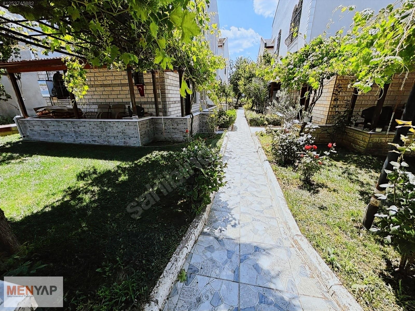 Yeniçiftlik’te Onur Kent Sitesi’nde Denize 200 Metre, Bahçeli 3+1 Villa — fotoğraf 5