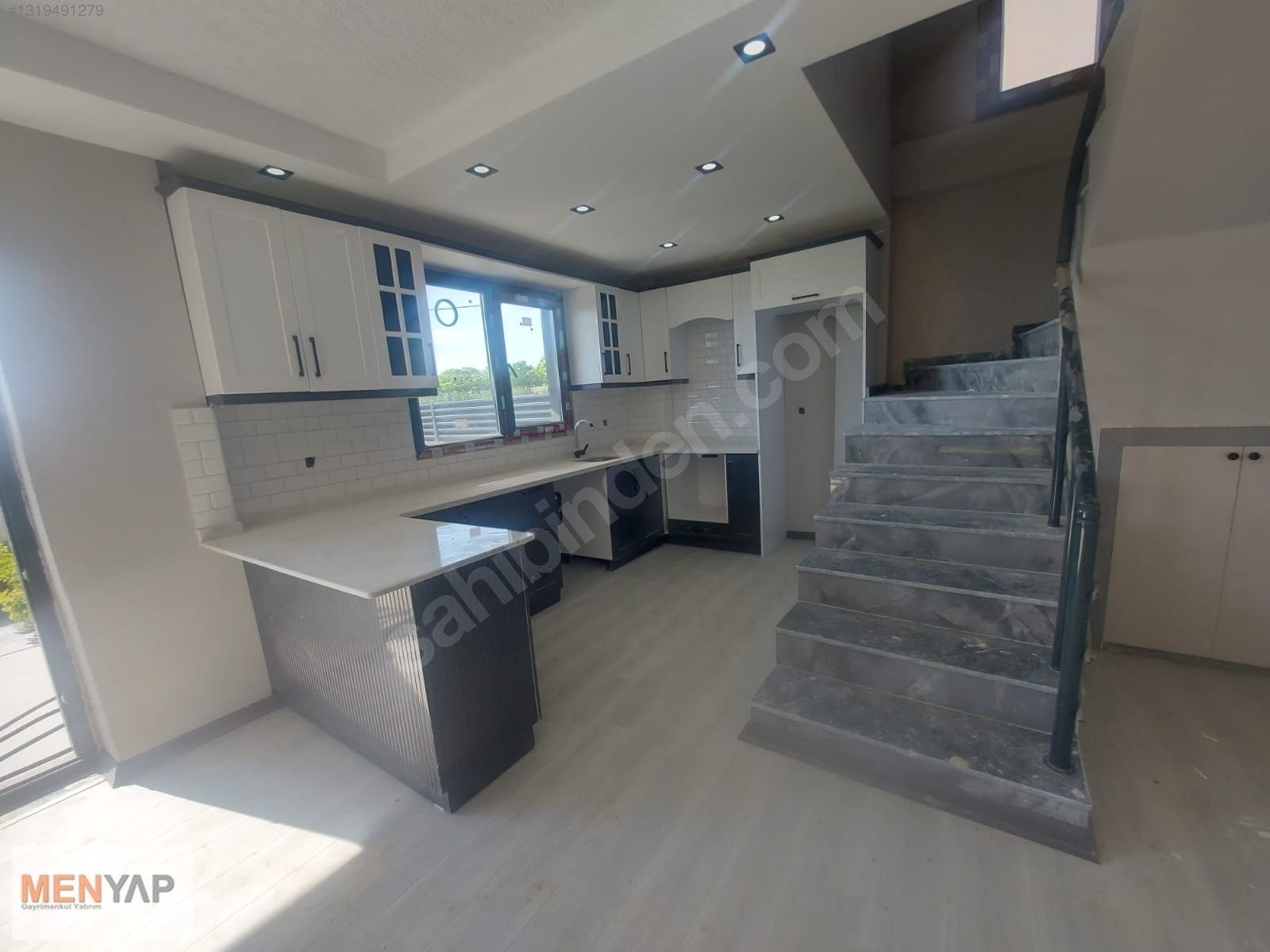 Yeniçiftlik’te Deniz Manzaralı, Müstakil Girişli 4+1 Tripleks Villa — fotoğraf 5