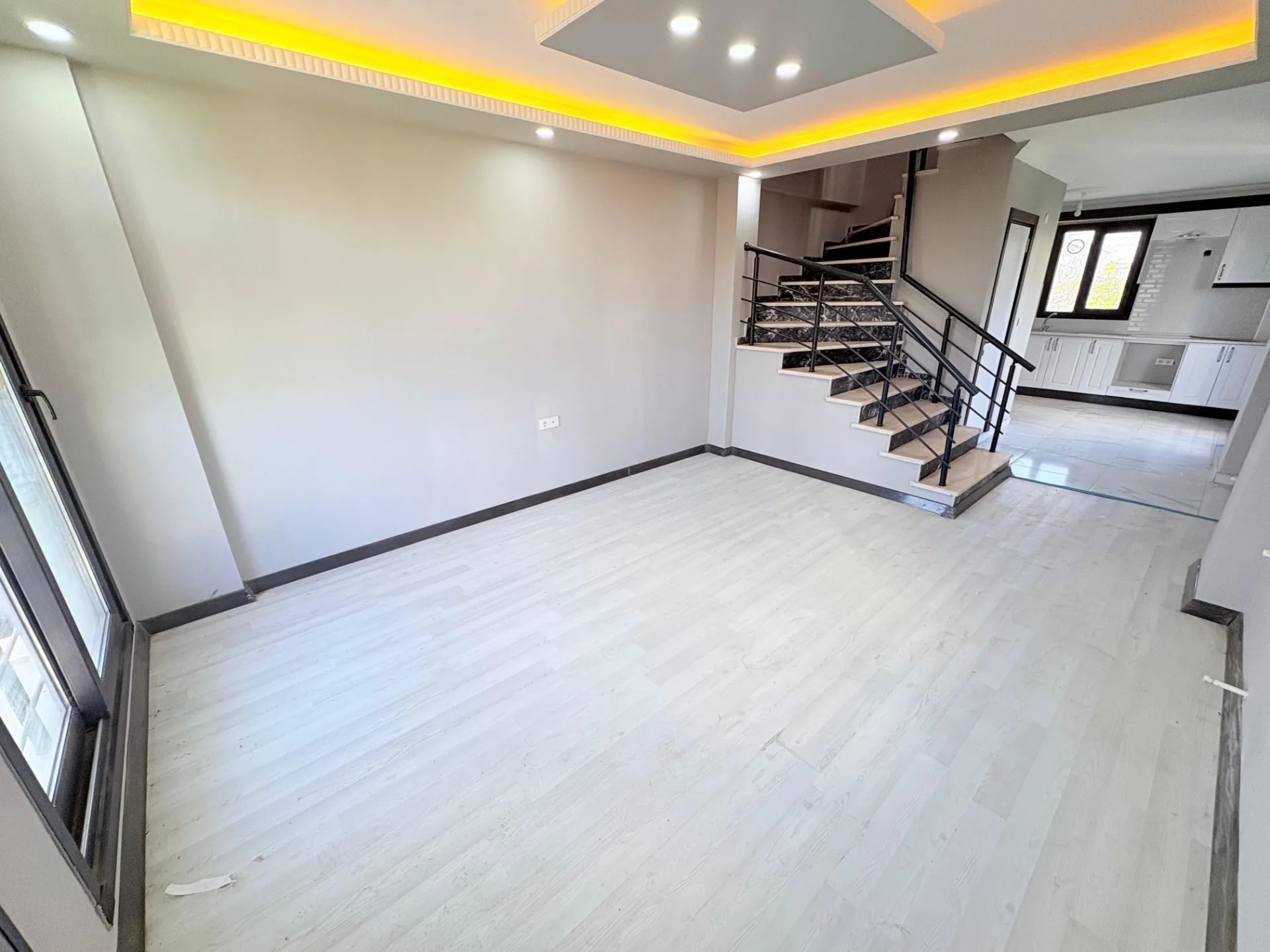 Yeniçiftlik’te Deniz Manzaralı, Müstakil Bahçeli 4+1 Villa — fotoğraf 5