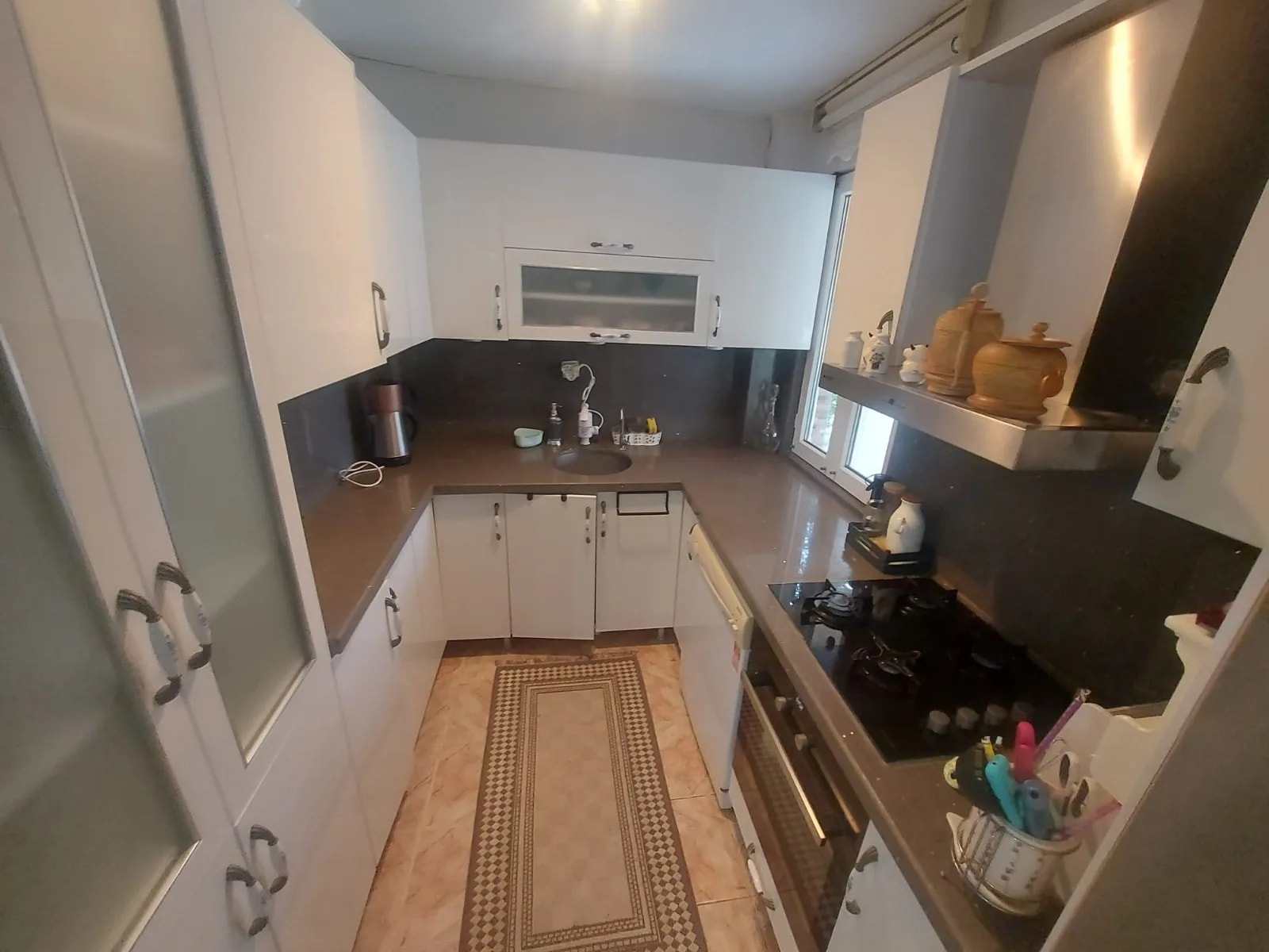 Yeniçiftlik’te Denize Sıfır Sitede Eşyalı 3+1 Yazlık — fotoğraf 5