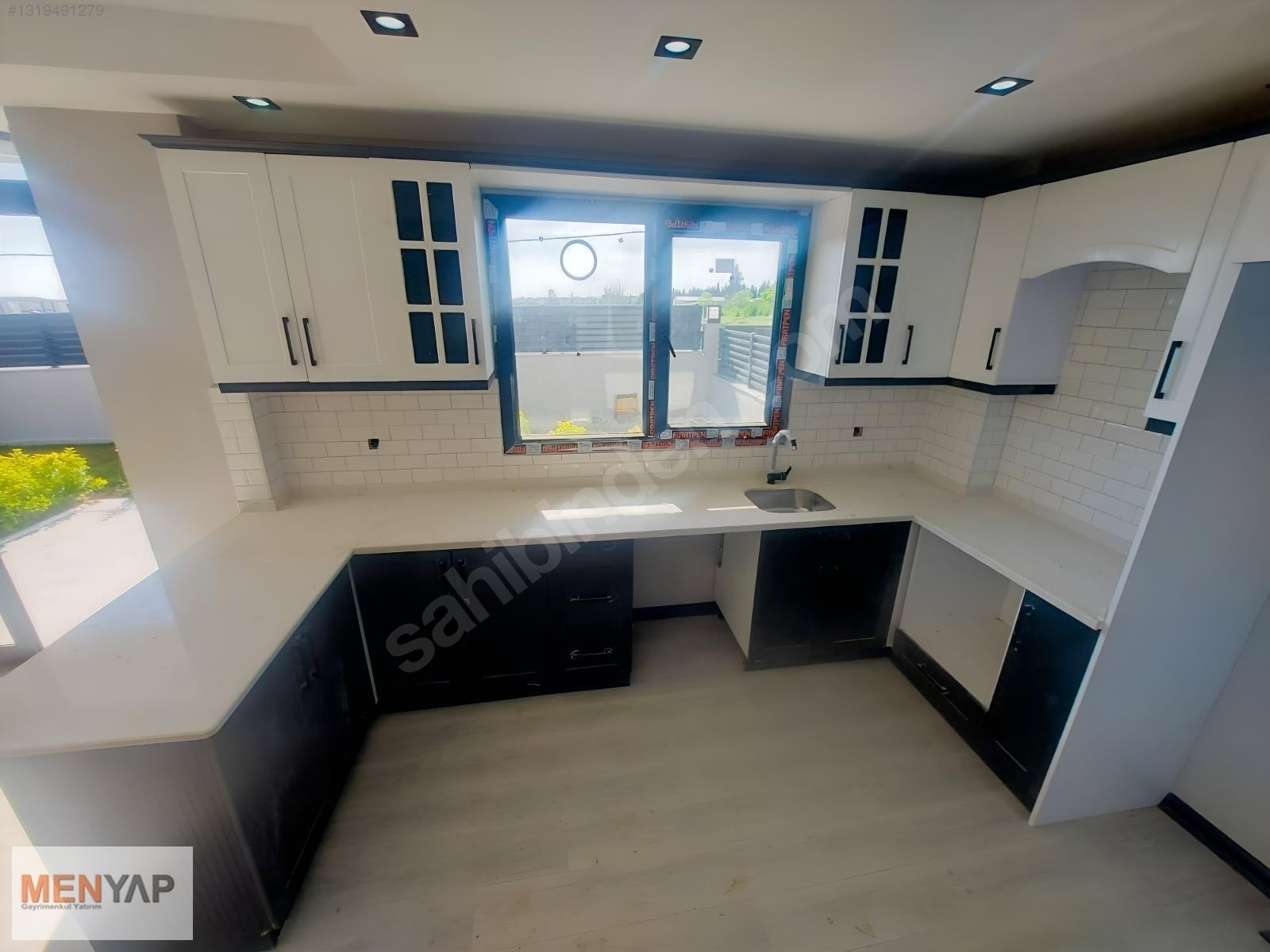 Yeniçiftlik’te Deniz Manzaralı, Müstakil Girişli 4+1 Tripleks Villa — fotoğraf 6