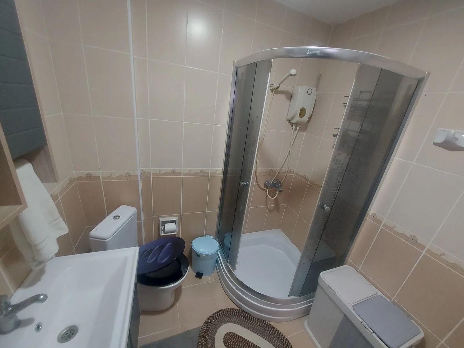 Yeniçiftlik’te Denize Sıfır Sitede Eşyalı 3+1 Yazlık — fotoğraf 6