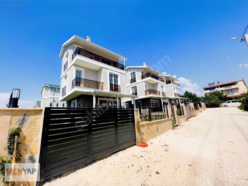 Yeniçiftlik’te Denize 200 Metre, Havuzlu Sitede İskanlı 4+1 Villa — fotoğraf 7