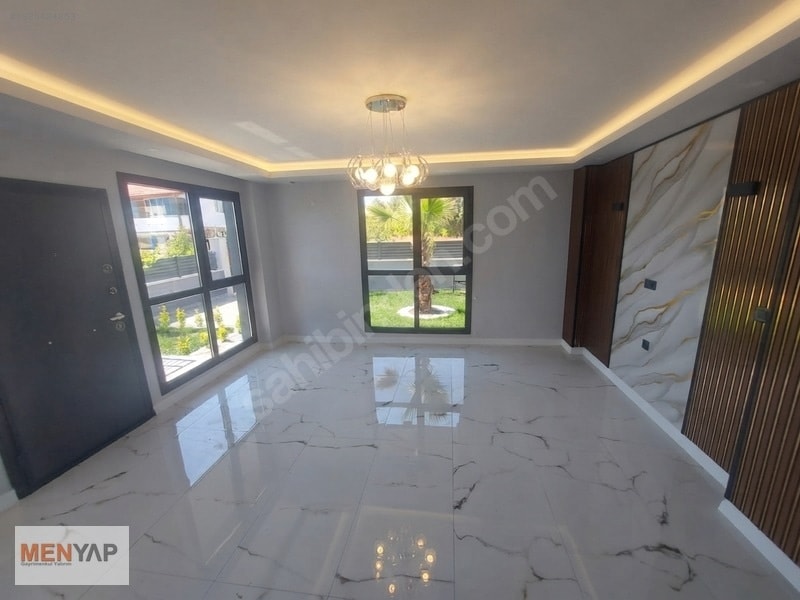 Yeniçiftlik’te Denize 450 Metre, Bahçeli 3+1 Dubleks Villa — fotoğraf 7
