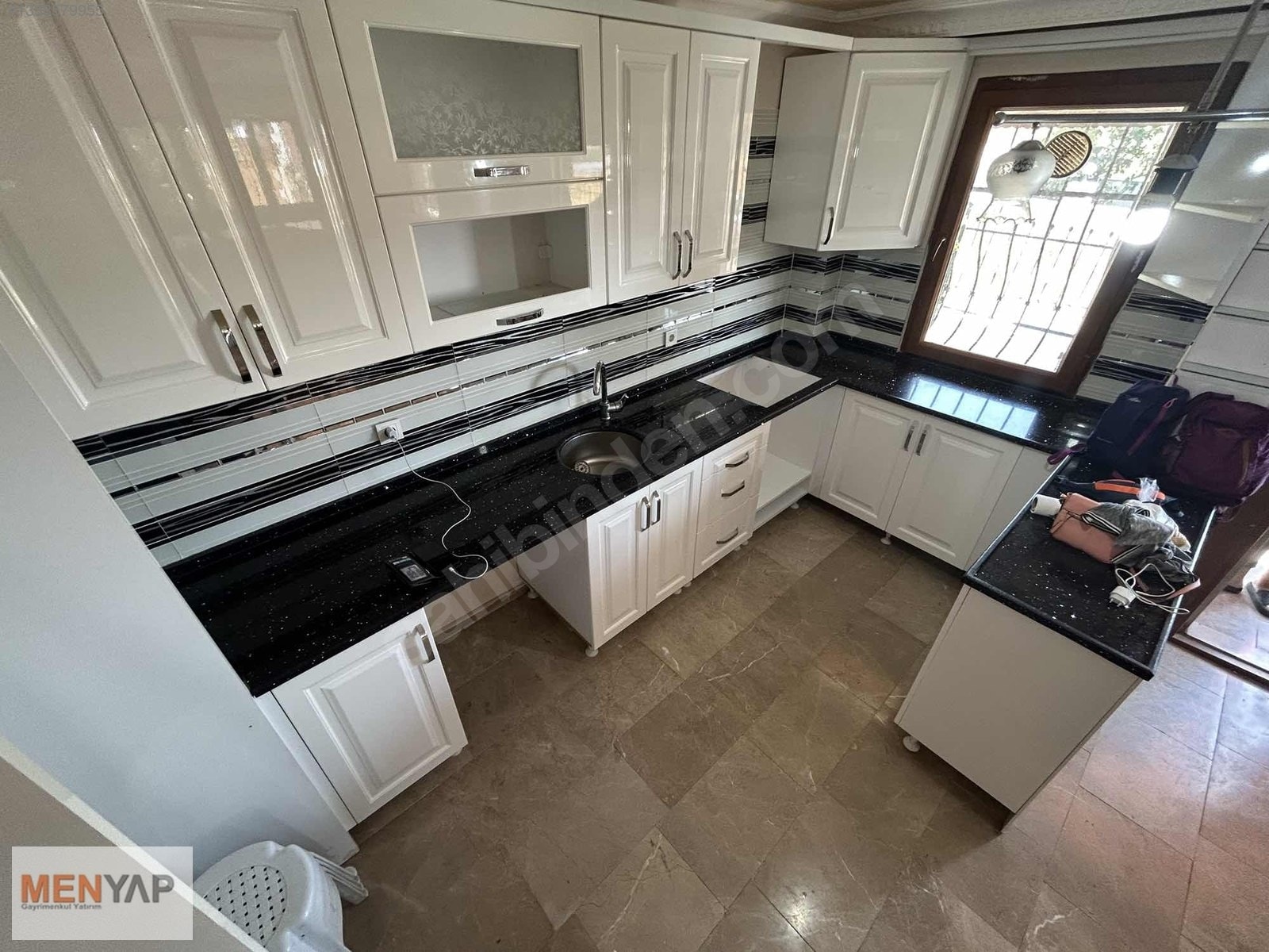 Yeniçiftlik’te Cadde Cepheli, Geniş Bahçeli 4+1 Tripleks Villa — fotoğraf 7