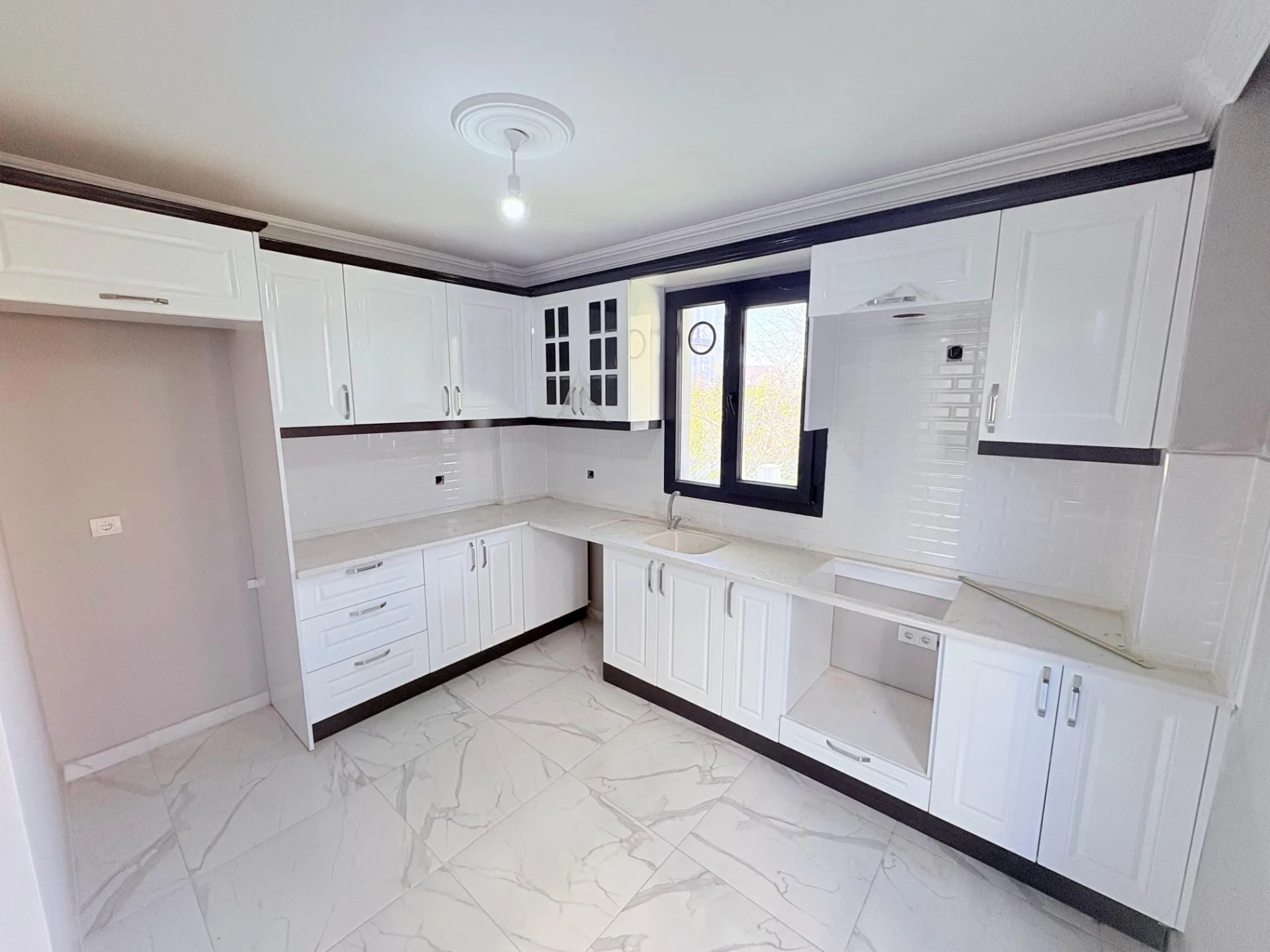 Yeniçiftlik’te Deniz Manzaralı, Müstakil Bahçeli 4+1 Villa — fotoğraf 7