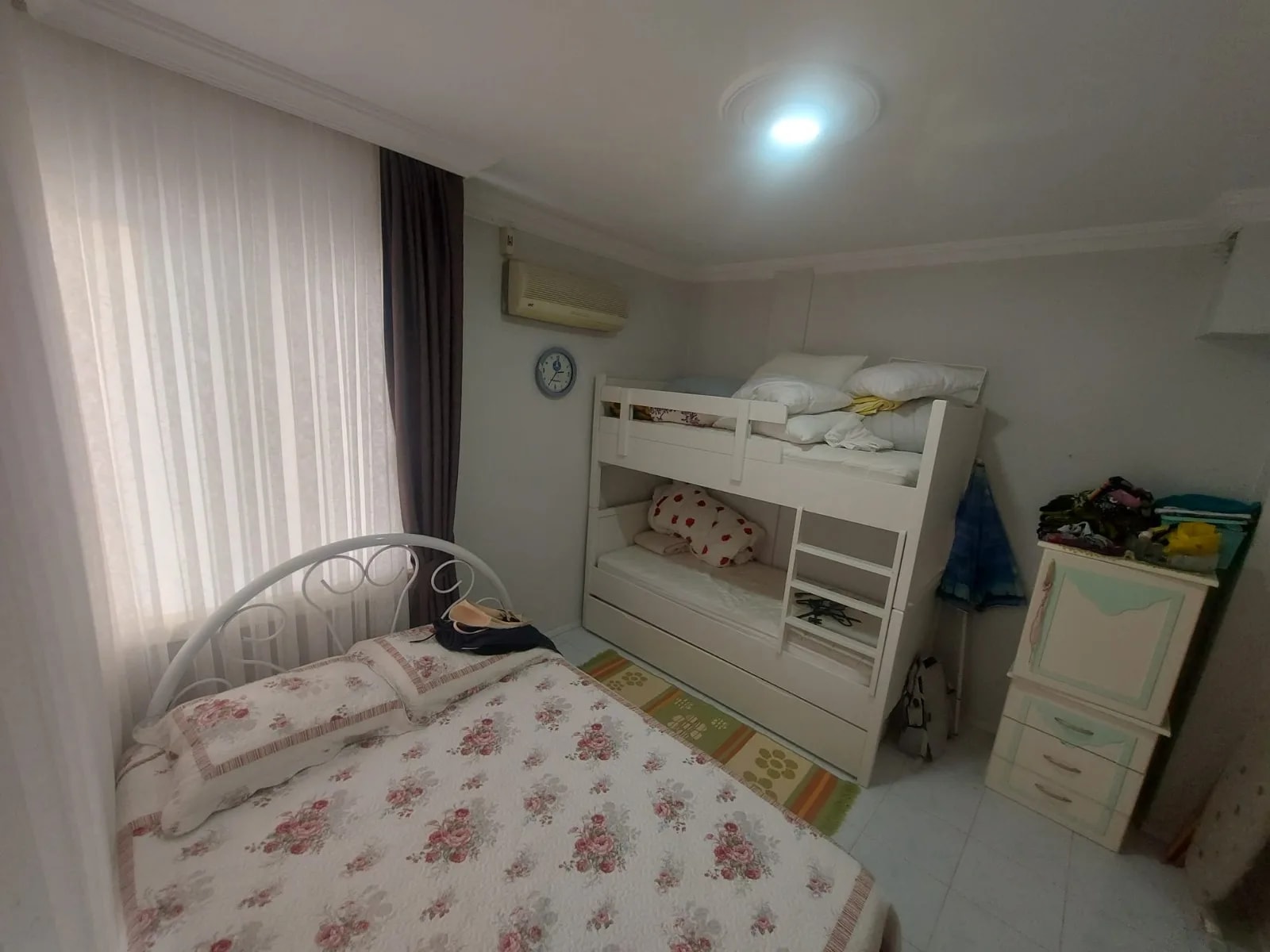 Yeniçiftlik’te Denize Sıfır Sitede Eşyalı 3+1 Yazlık — fotoğraf 7
