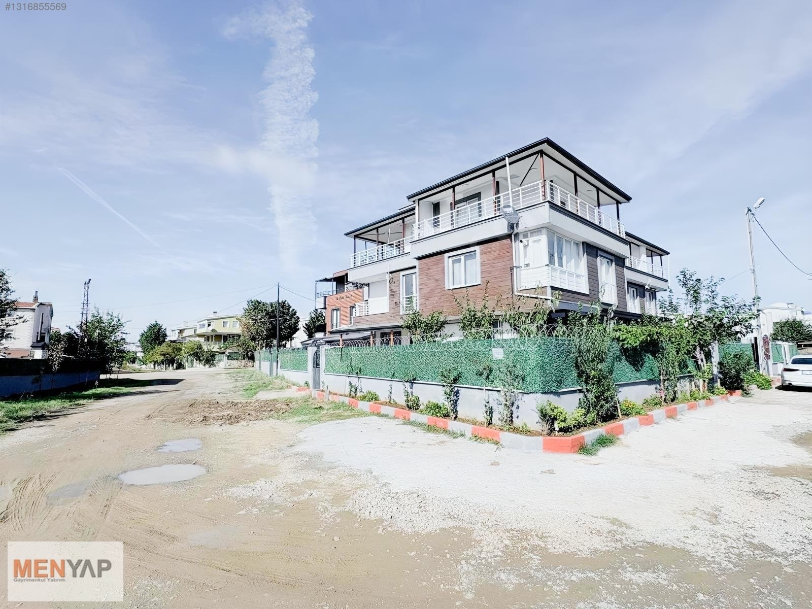Yeniçiftlik’te Özel Tasarım, İskanlı, Geniş Bahçeli 4+1 Villa — fotoğraf 8