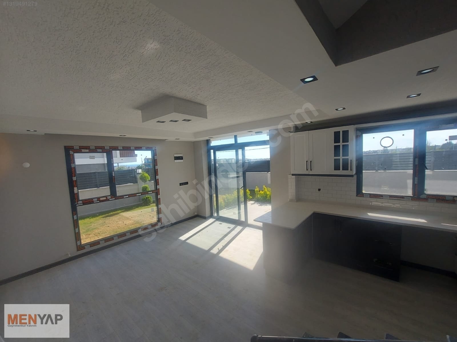 Yeniçiftlik’te Deniz Manzaralı, Müstakil Girişli 4+1 Tripleks Villa — fotoğraf 8