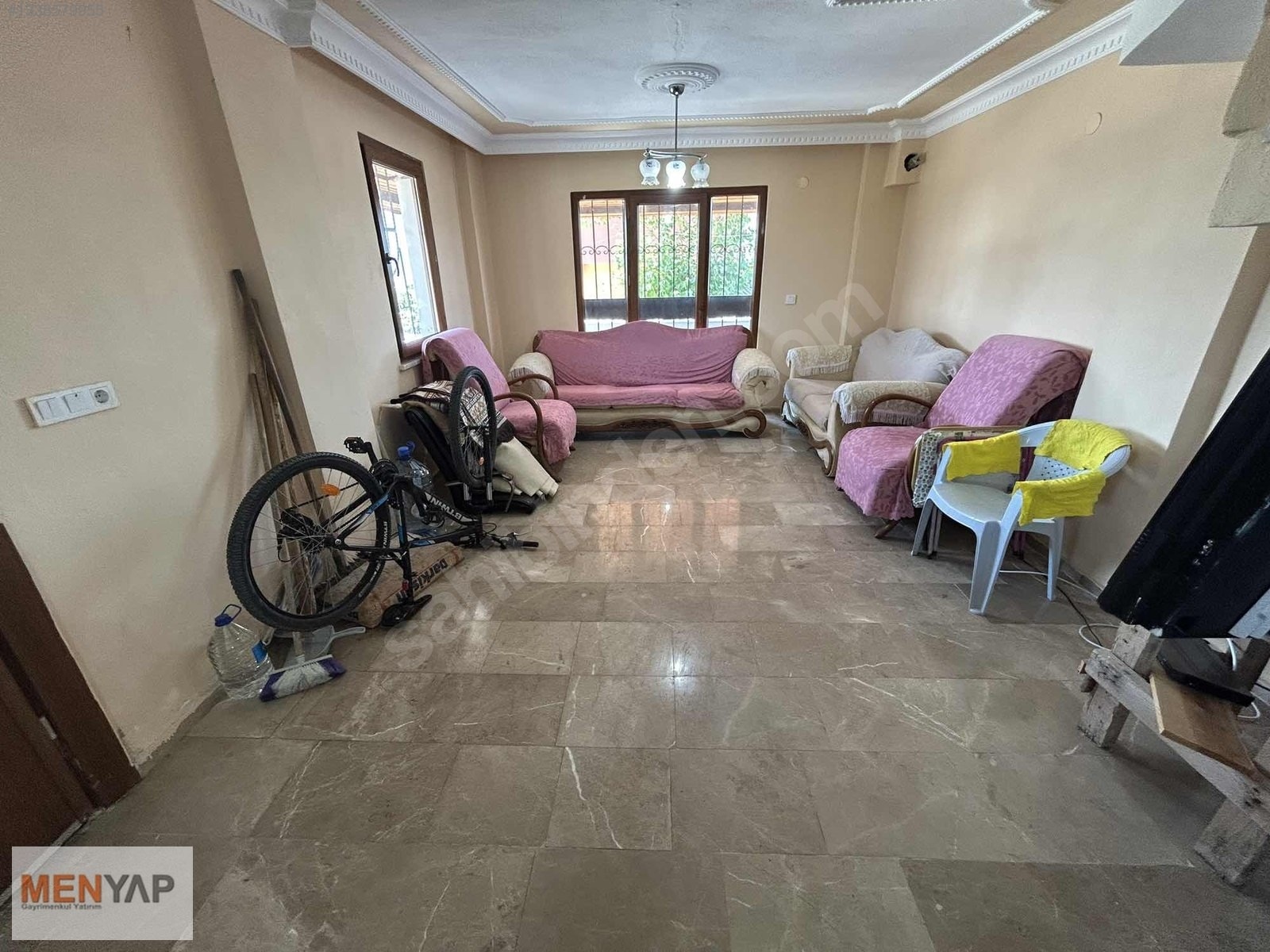 Yeniçiftlik’te Cadde Cepheli, Geniş Bahçeli 4+1 Tripleks Villa — fotoğraf 8