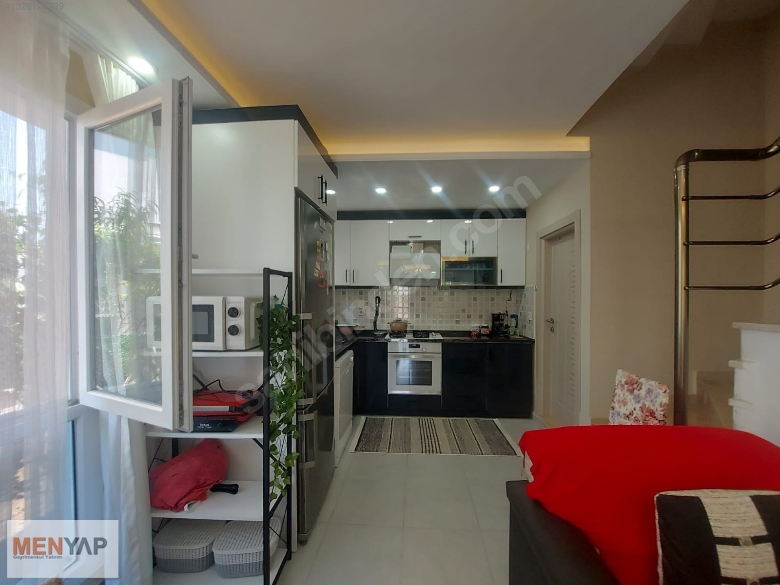 Yeniçiftlik Merkezde Bahçeli 3+1 Tripleks Yazlık Villa — fotoğraf 9