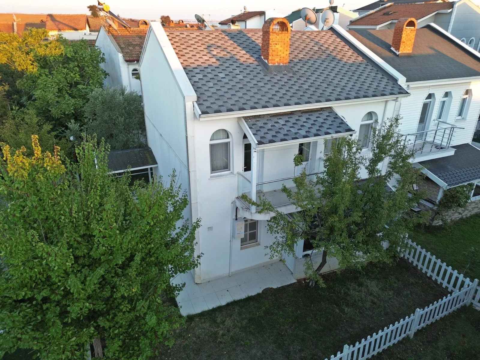 Marmaraereğlisi’nde Havuzlu, Güvenlikli Sitede 3+1 Yazlık Villa — fotoğraf 10