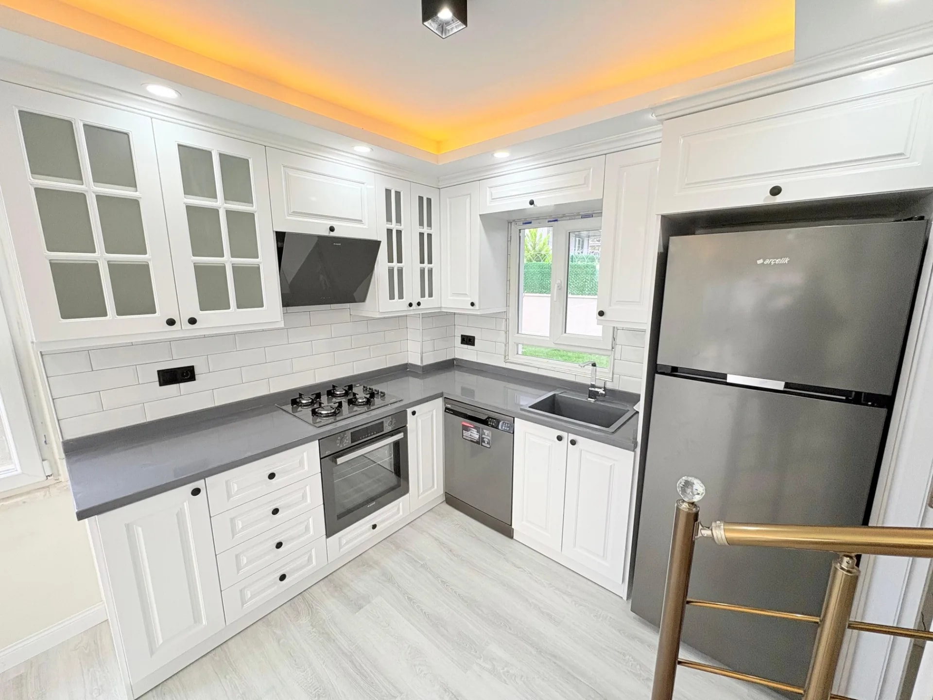 Yeniçiftlik’te Özel Tasarım Geniş Bahçeli İskanlı 4+1 Villa — fotoğraf 11