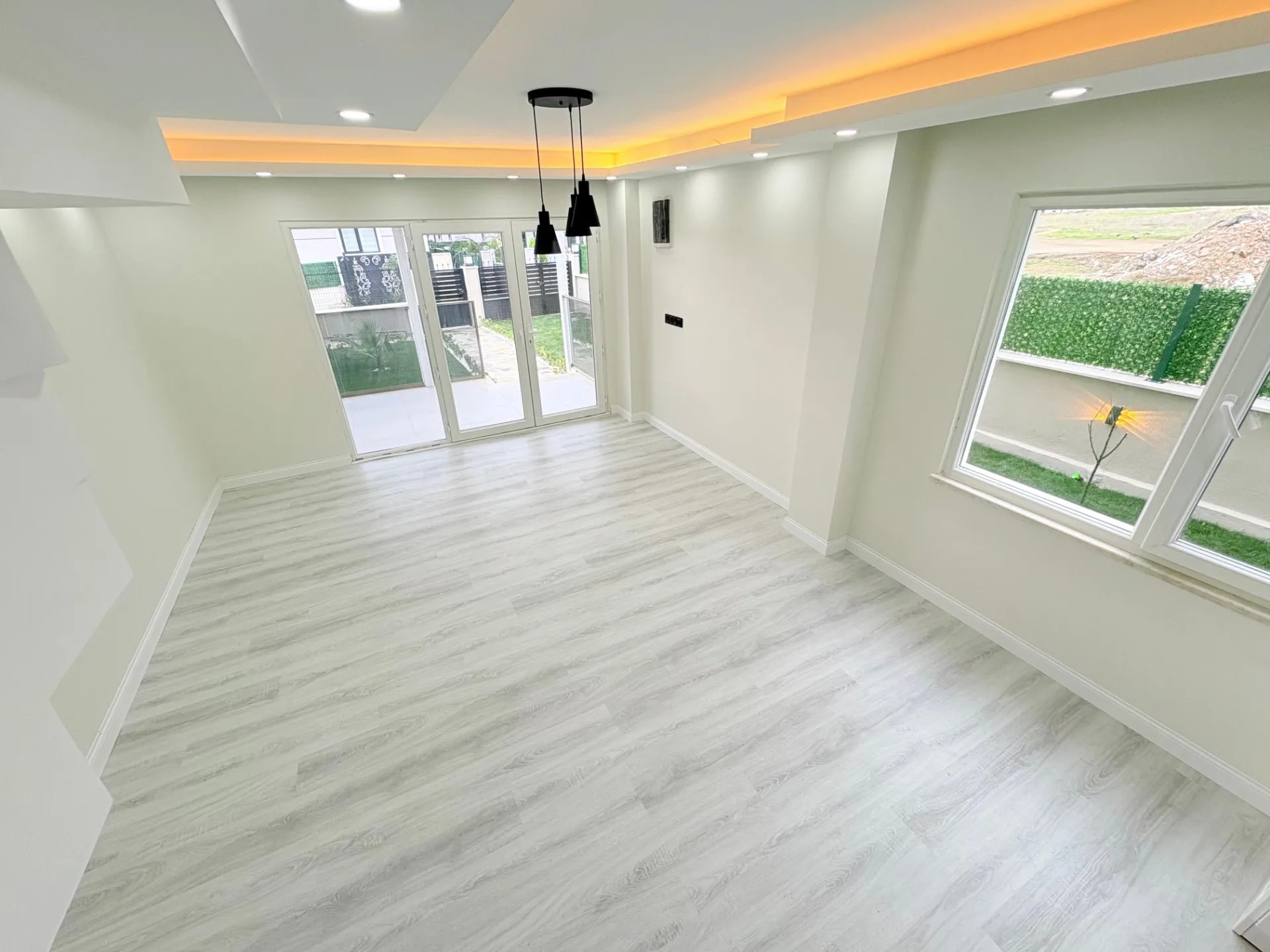 Yeniçiftlik’te Özel Tasarım Geniş Bahçeli İskanlı 4+1 Villa — fotoğraf 12