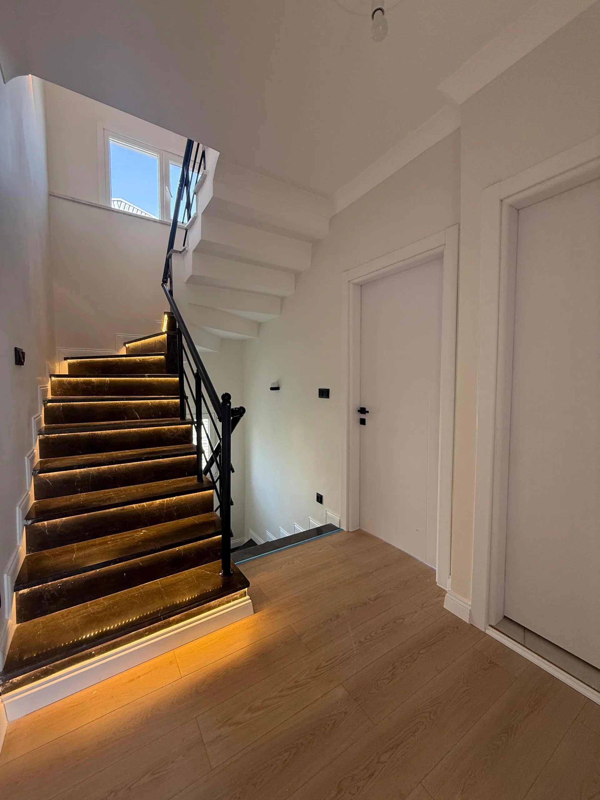 Yeniçiftlik’te Denize 850 Metre, Güney Cepheli 4+1 Villa — fotoğraf 12