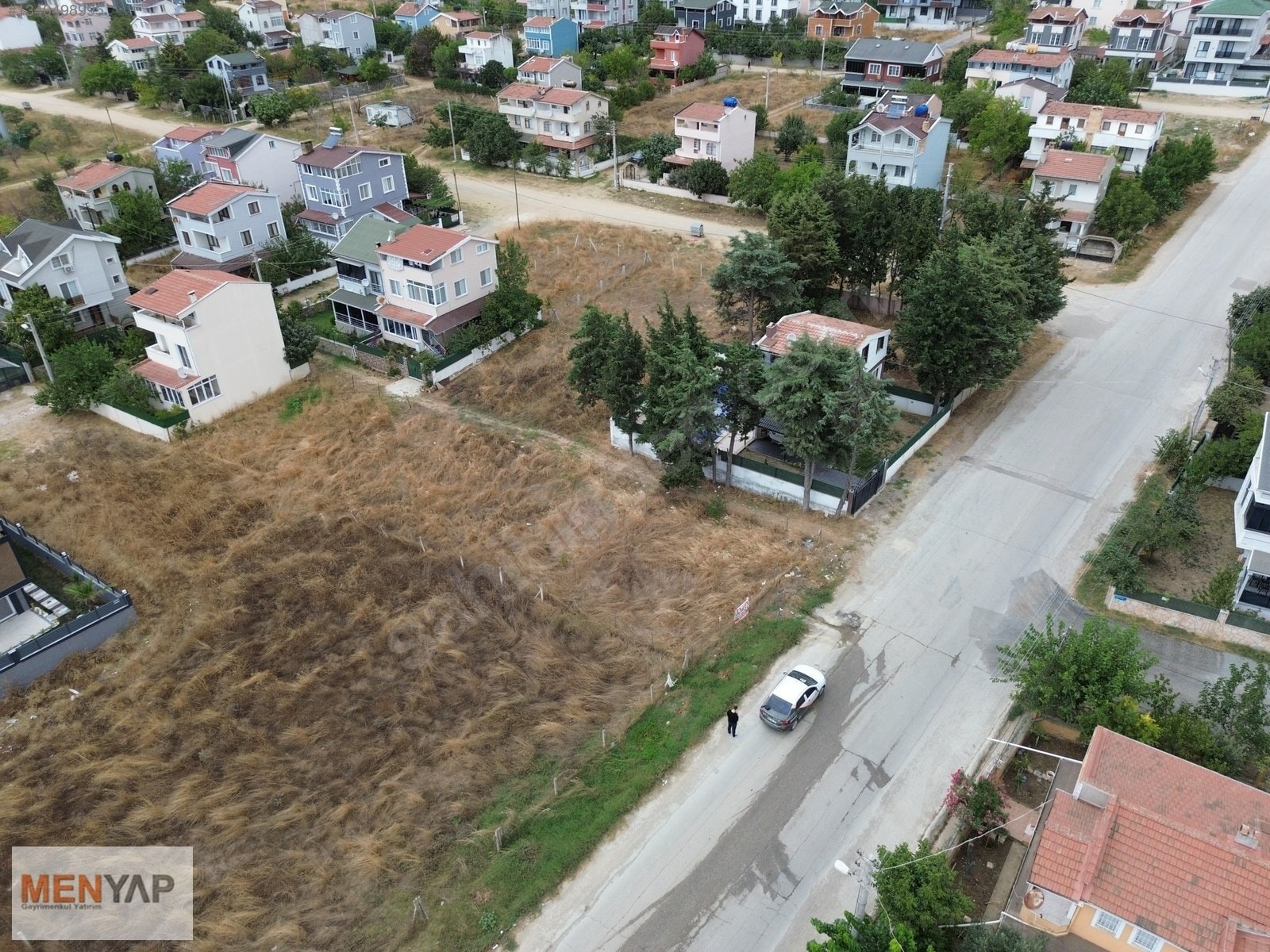 Yeniçiftlik’te Caddeye Cepheli, Denize Yakın Villa İmarlı Arsa — fotoğraf 13