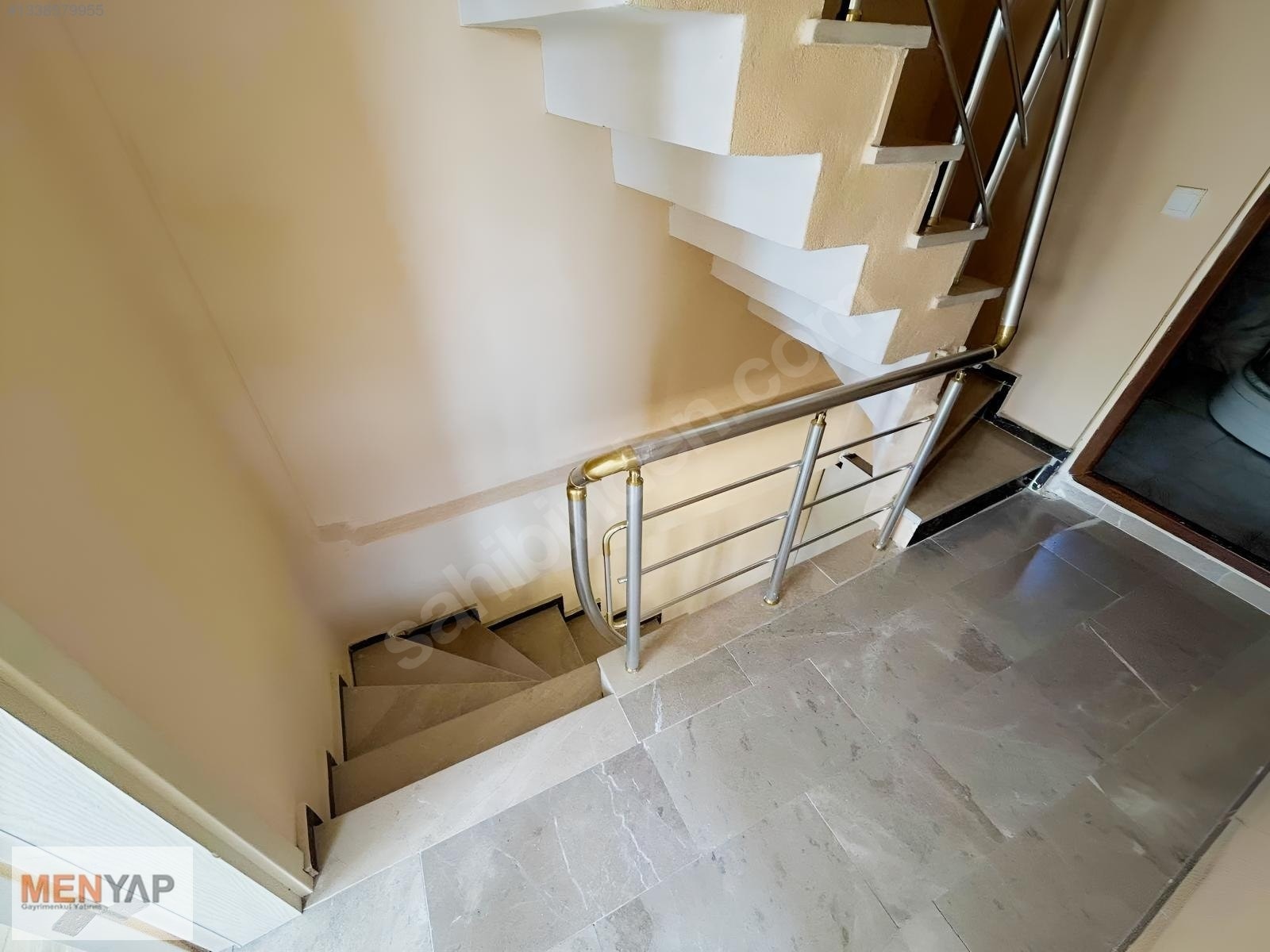 Yeniçiftlik’te Cadde Cepheli, Geniş Bahçeli 4+1 Tripleks Villa — fotoğraf 14