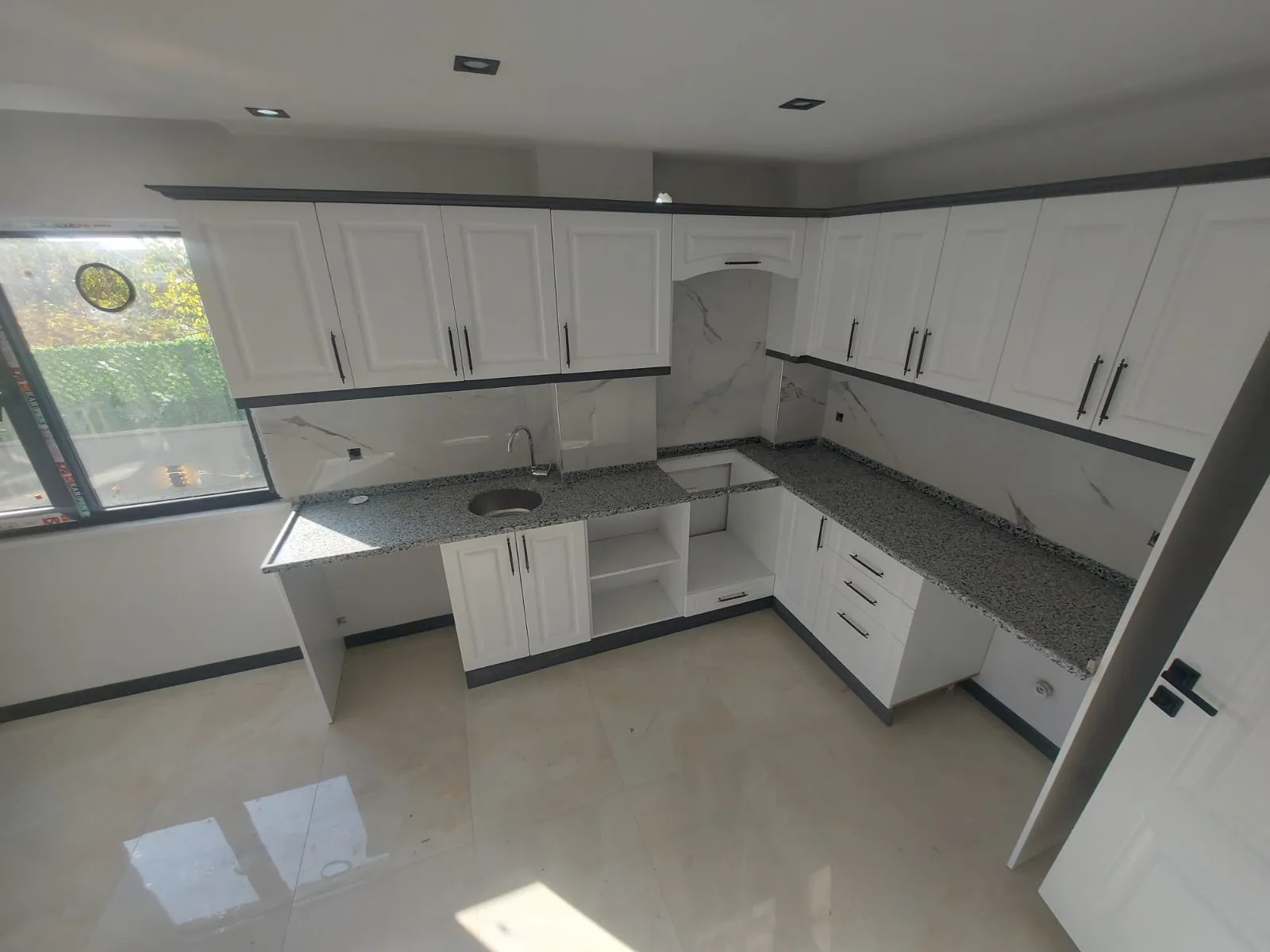 Yeniçiftlik’te Cem Evi Yakınında İskanlı 4+1 Yazlık Villa — fotoğraf 15