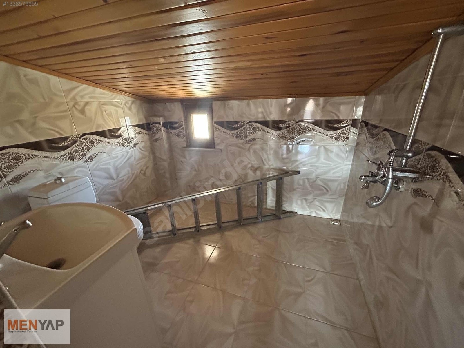 Yeniçiftlik’te Cadde Cepheli, Geniş Bahçeli 4+1 Tripleks Villa — fotoğraf 17
